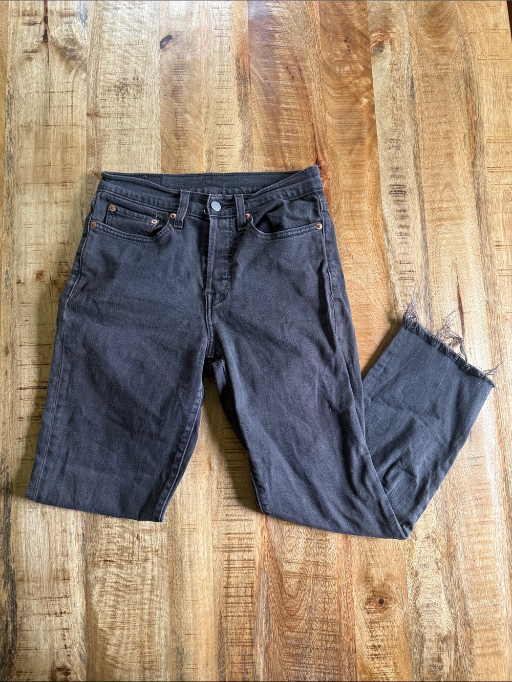 Levi’s cropped Faded black vintage raw hem jeans 27 straight leg durable canvas